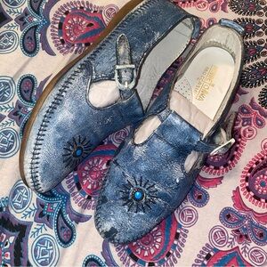 VINTAGE Made in USA Minnetonka Flat Shoes Excellent Condition